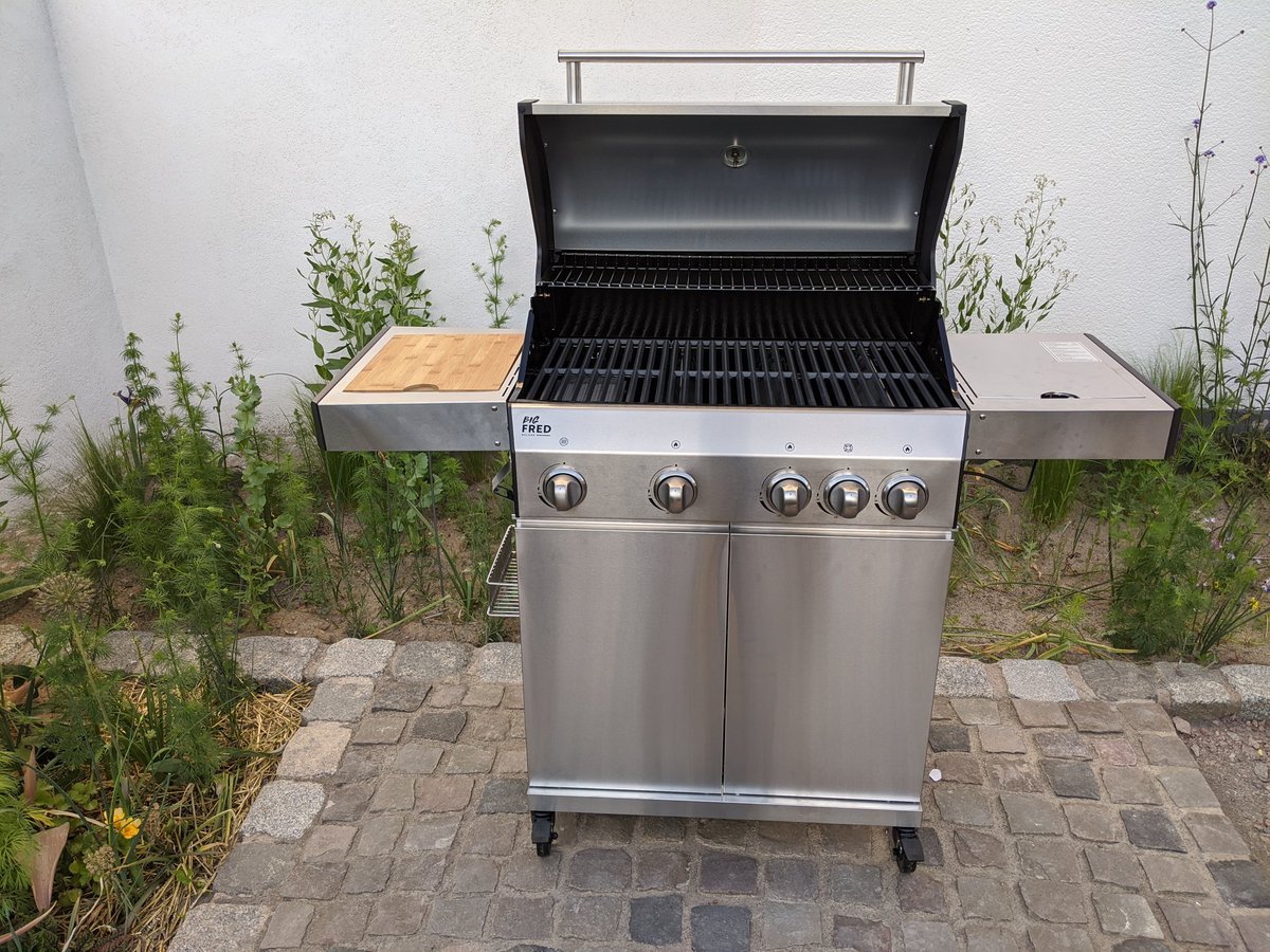 PatKloe's tweet photo. Fertig. Einbrennen und so weiter morgen und spätestens am Wochenende liegt da ein schönes Stück Fleisch drauf! 😁
#burnhard https://t.co/CIi3Mzd3Xh