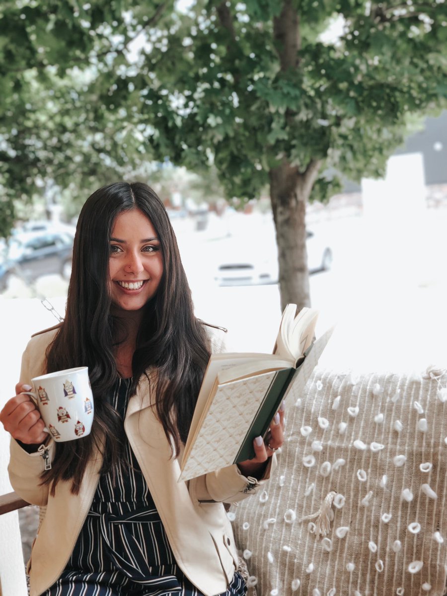 With social distancing on everyone’s mind, space and privacy have never mattered more!🏡 Our cottages feature huge living spaces with private bedrooms and private bathrooms that make 6-feet apart a BREEZE! A lot less shared air and so much more room to breathe😌 #LiveAtAspen