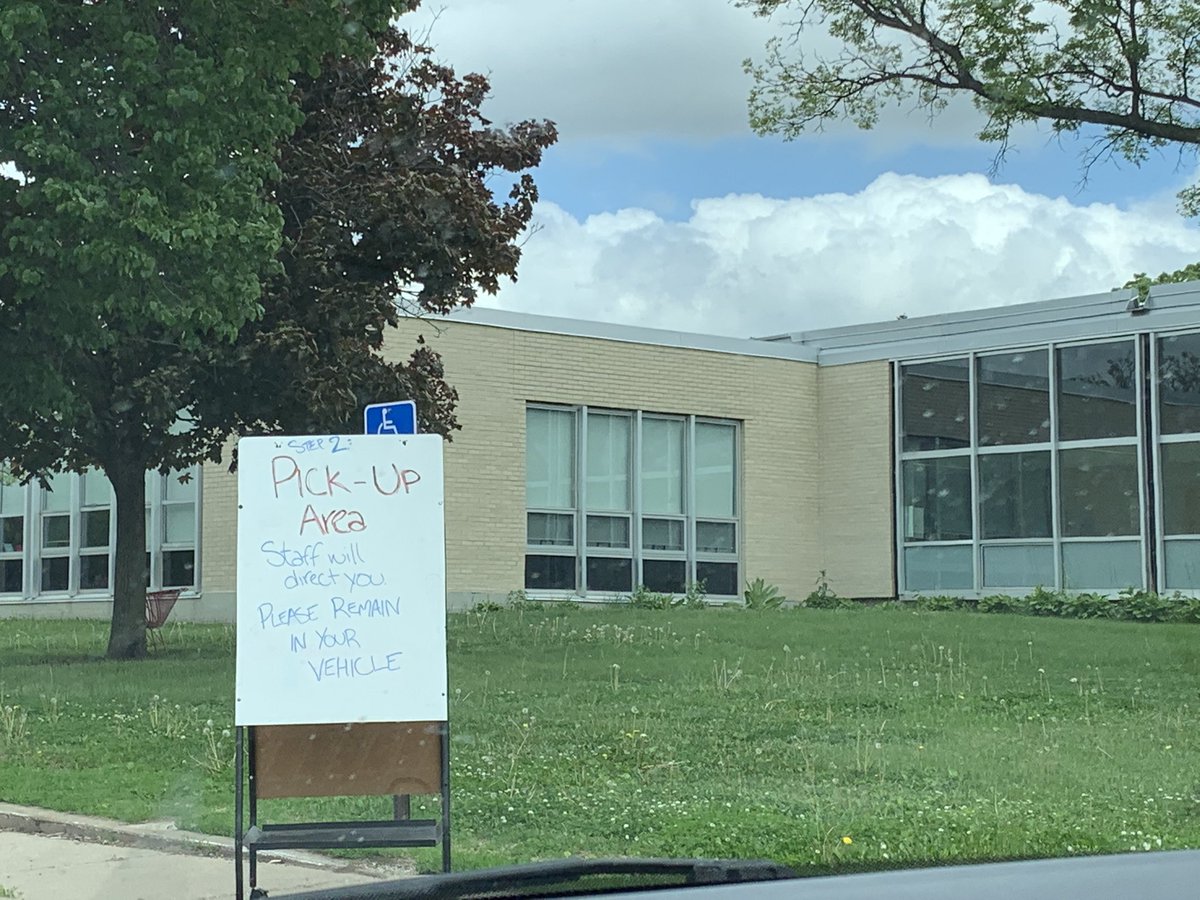 Thank you HPMS for a smooth pickup of students’ personal items from their lockers!  <a href="/CharleneHoff/">Charlene Hoff</a> <a href="/SPPS_News/">Saint Paul Public Schools</a> <a href="/JoeGothard/">Joe Gothard</a>