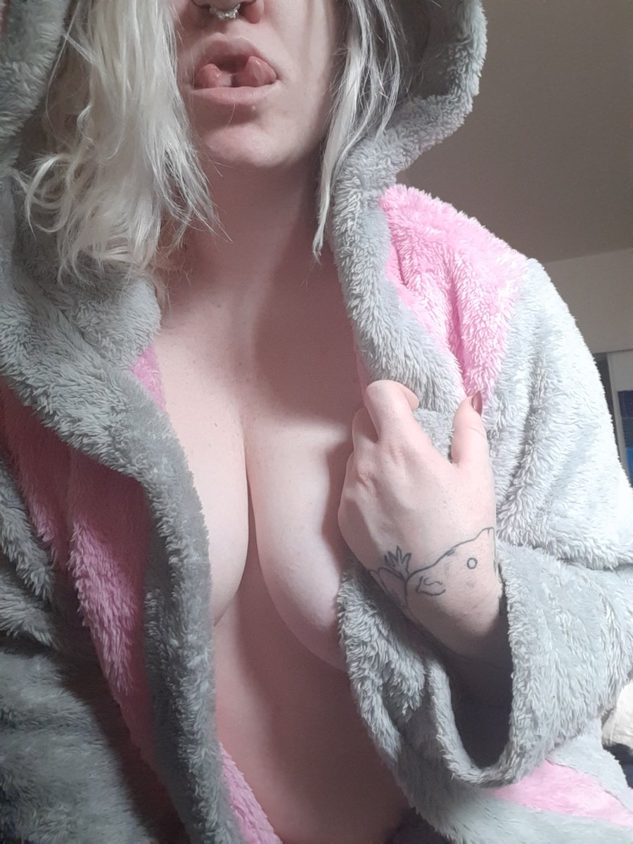 VarukaSweet's tweet image. Pornhub.com/model/varuka-s… 
@Pornhub @PornhubModels 
 
#splittongue #bodymod #inkedgirl #findom #brattamer #ddlgbrat #bdsmlifstyle #girlswithtattoos