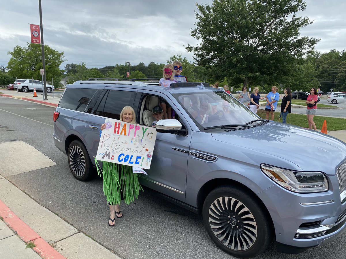 PickettsMillES's tweet photo. Great morning celebrating our 2 🏴‍☠️ retirees, SSA Mrs. Susan Vaughn &amp; Kindergarten teacher Mrs. Cindy Cole!! Thx to all of our 🏴‍☠️ teachers and families for coming out to make it special for them!!!! @CobbSchools https://t.co/24Tnjsu3HD