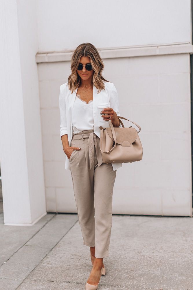 Bae has a business meeting and You& #39;re meeting up with a foreign client for work discussion.What are you wearing?