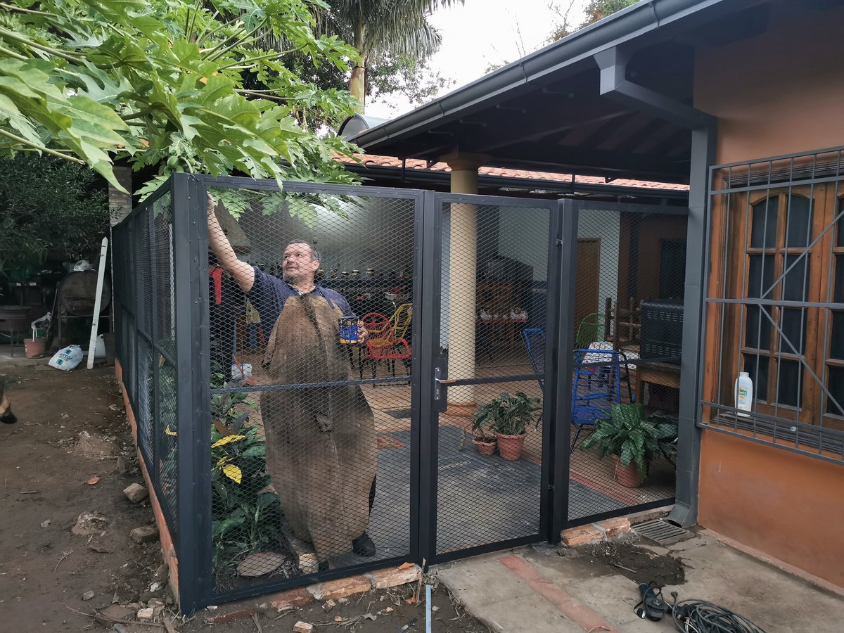 Un nuevo Trabajo que entregamos con mi viejo! "Separador de patio"  Herrería 3G para cualquier tipo de trabajo con hierro pueden hacer su consultas.
Contactos: 0991207212 o 0994739147