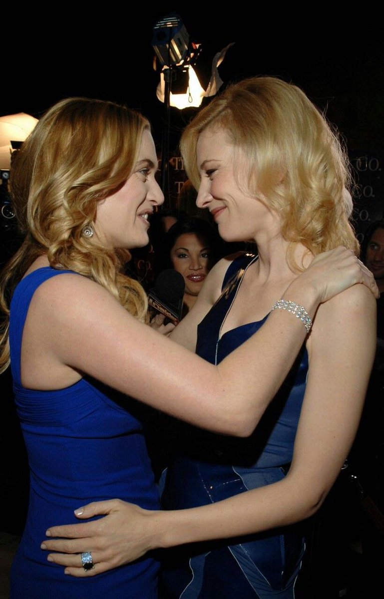 KateWinsletru's tweet photo. Happy birthday, Cate. 
#кейтбланшетт #cateblanchett #кейтуинслет #katewinslet https://t.co/aQhgohdonD