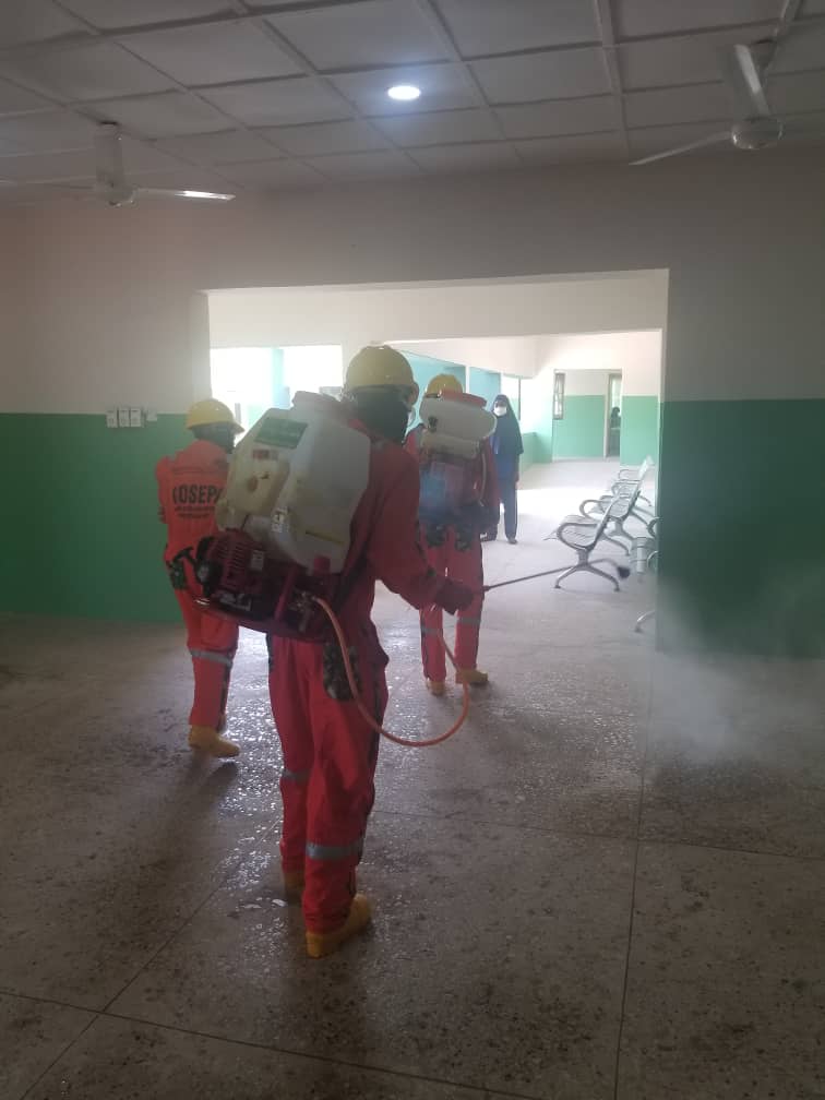 MEFRGombe's tweet photo. In continuation of the fumigation exercise flagged up ystdy,to prevent high risk of COVID-19 cases in Gombe Ste.Hon Com mnistry of Envrmnt, Dr.Hussaina Goje today (14/5/20) led the team to Prof.Idris Mohammed Infectous Disease hosp Kwadon,1 of the Isolation centre
in Gombe state https://t.co/WK4Th3X6UN
