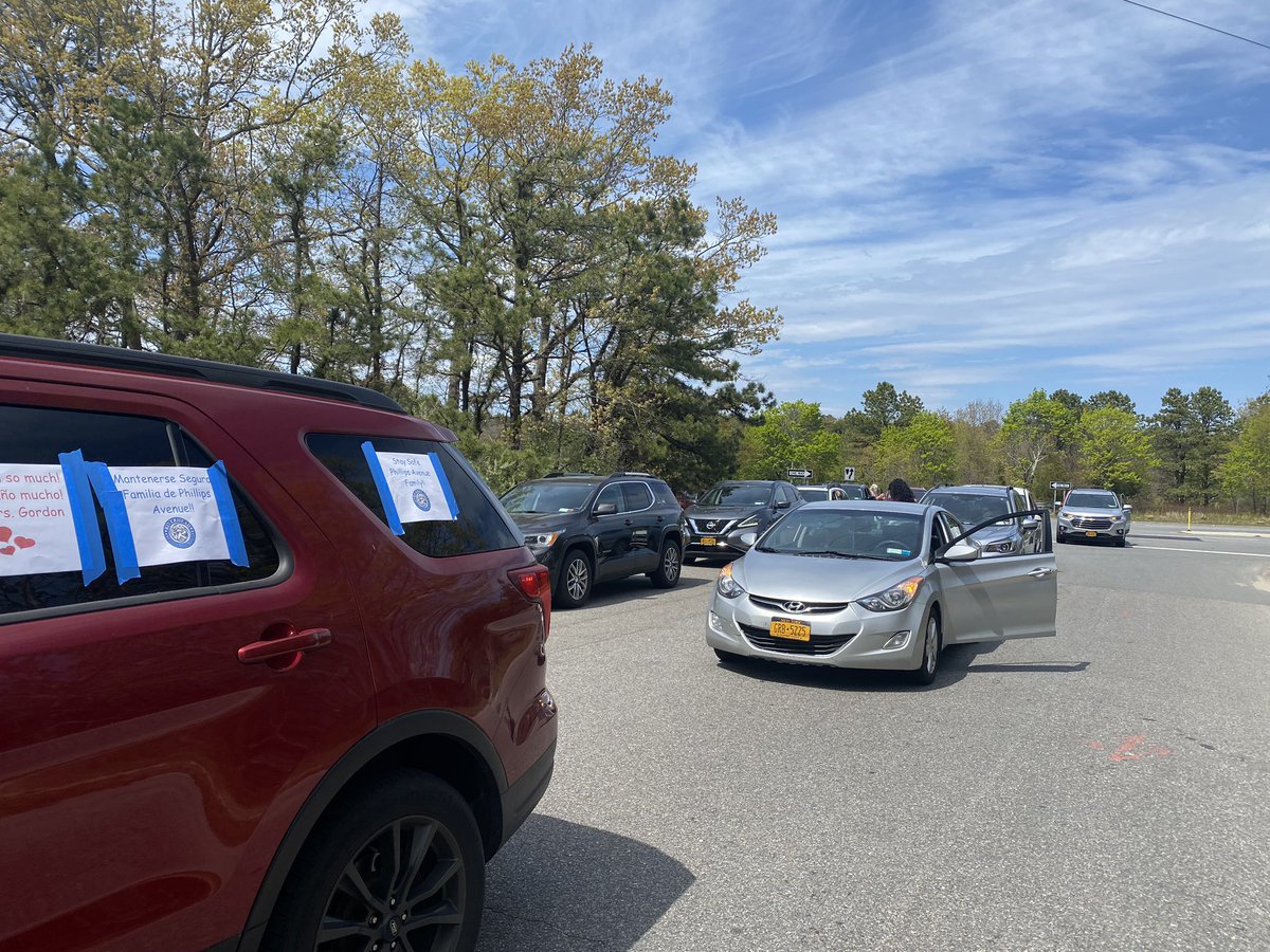 jmcpg9's tweet photo. We miss our Phillips Ave. family!!! ¡Extrañamos a nuestra familia de Phillips Ave! 💕🚗🚙🚒🚌@PhillipsAveElem #phwaves #ThisIsRiverhead https://t.co/4TOHZzYBBQ