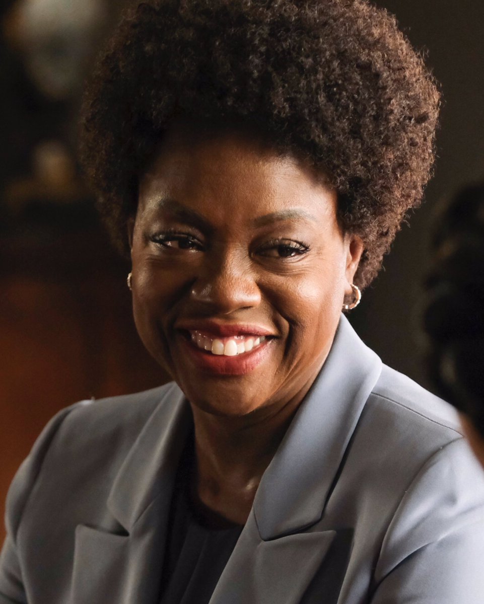 violadavis's tweet photo. That moment when you realize #HTGAWM is TONIGHT, but then you also realize it’s the #HTGAWMFinale.... 😃😩😭 https://t.co/Q5919TAaHj