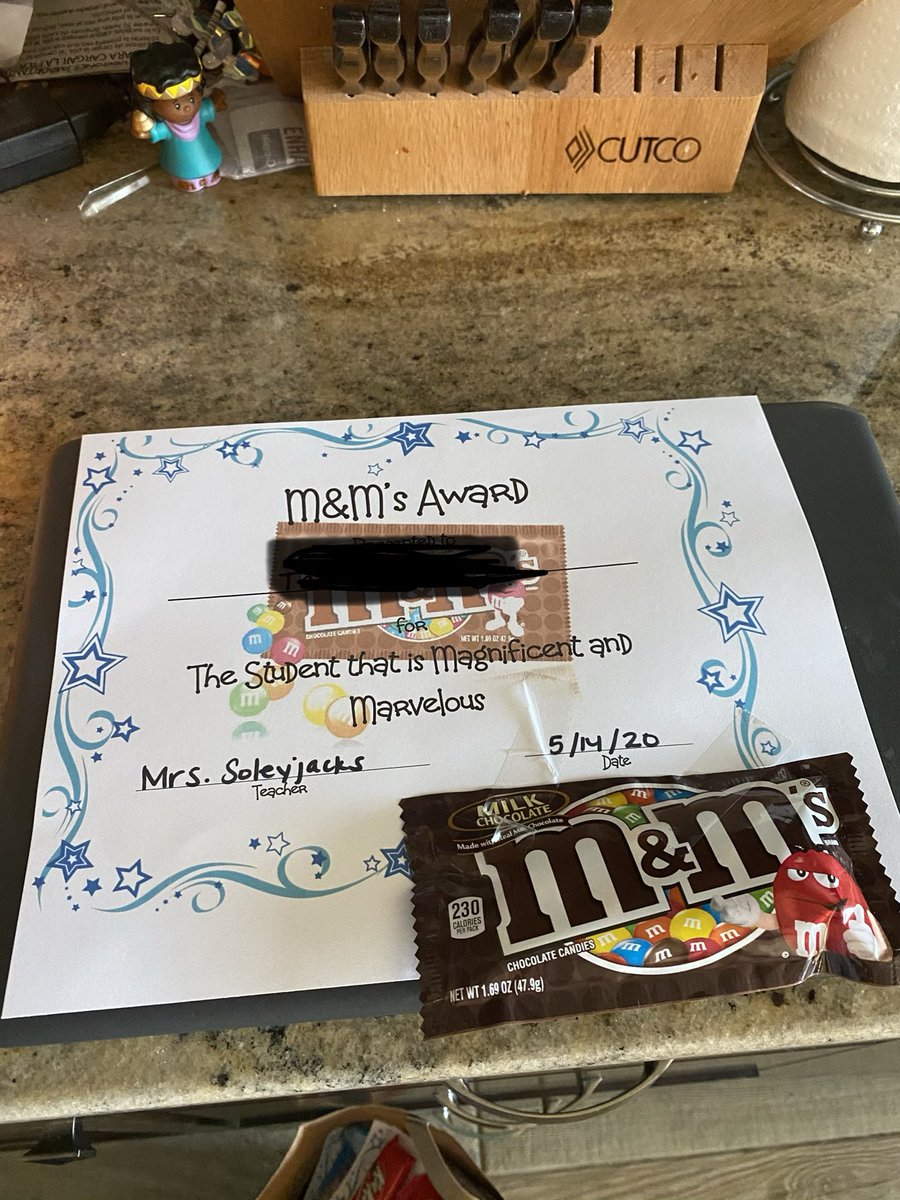 meresoley's tweet photo. Our last Meet was our “Candy Bar Awards”.  We were able to reflect on the fun and silly things that happened throughout the year while celebrating how special each student really is. Loved watching my kids clap and cheer for each other! #CISDRocks #HillsidePride @HillsideCubs https://t.co/3AXDvNR5sy