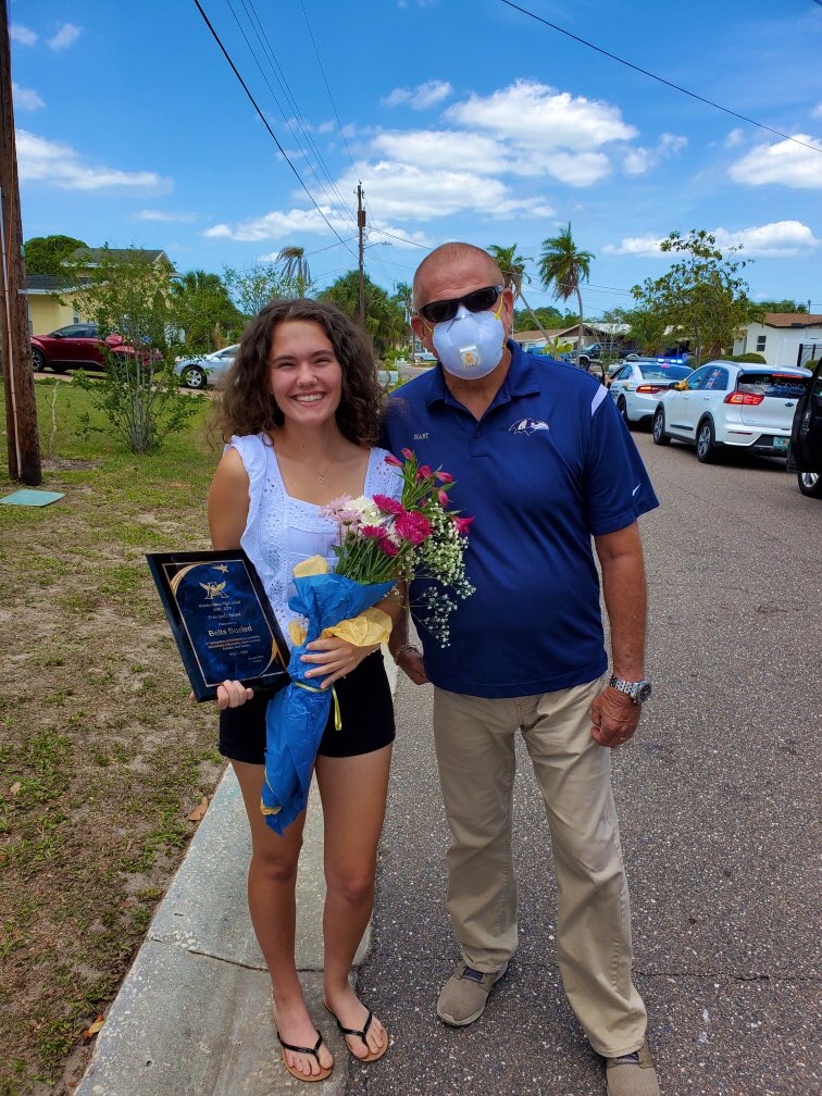 BellaBozied's tweet photo. It means the world and more to me to be honored with the Principal’s Golden Raven Award!
I love this school, and the staff that keeps it at its best, with all my heart!! This truly brightened my day and I’m overwhelmed by it all!
💙Yellow and blue hearts forever💛 https://t.co/tAHS8JiOOu