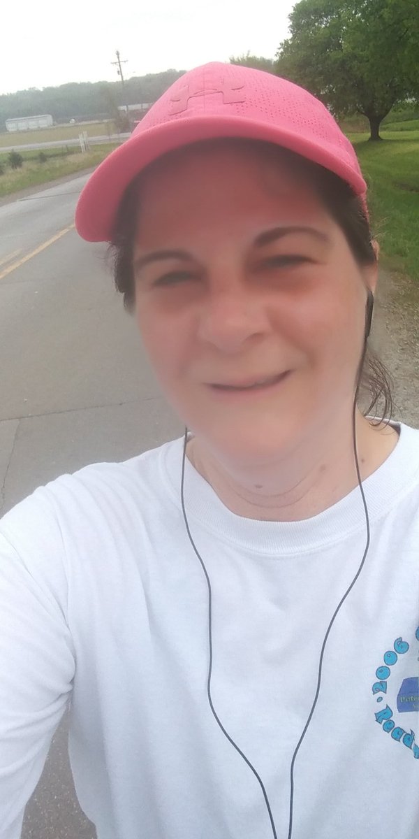 LatchamSarah's tweet photo. The weather was VERY different today, but I still got my steps in. #VanAllenPride #ICCSDtogether https://t.co/4Z286oTMf7
