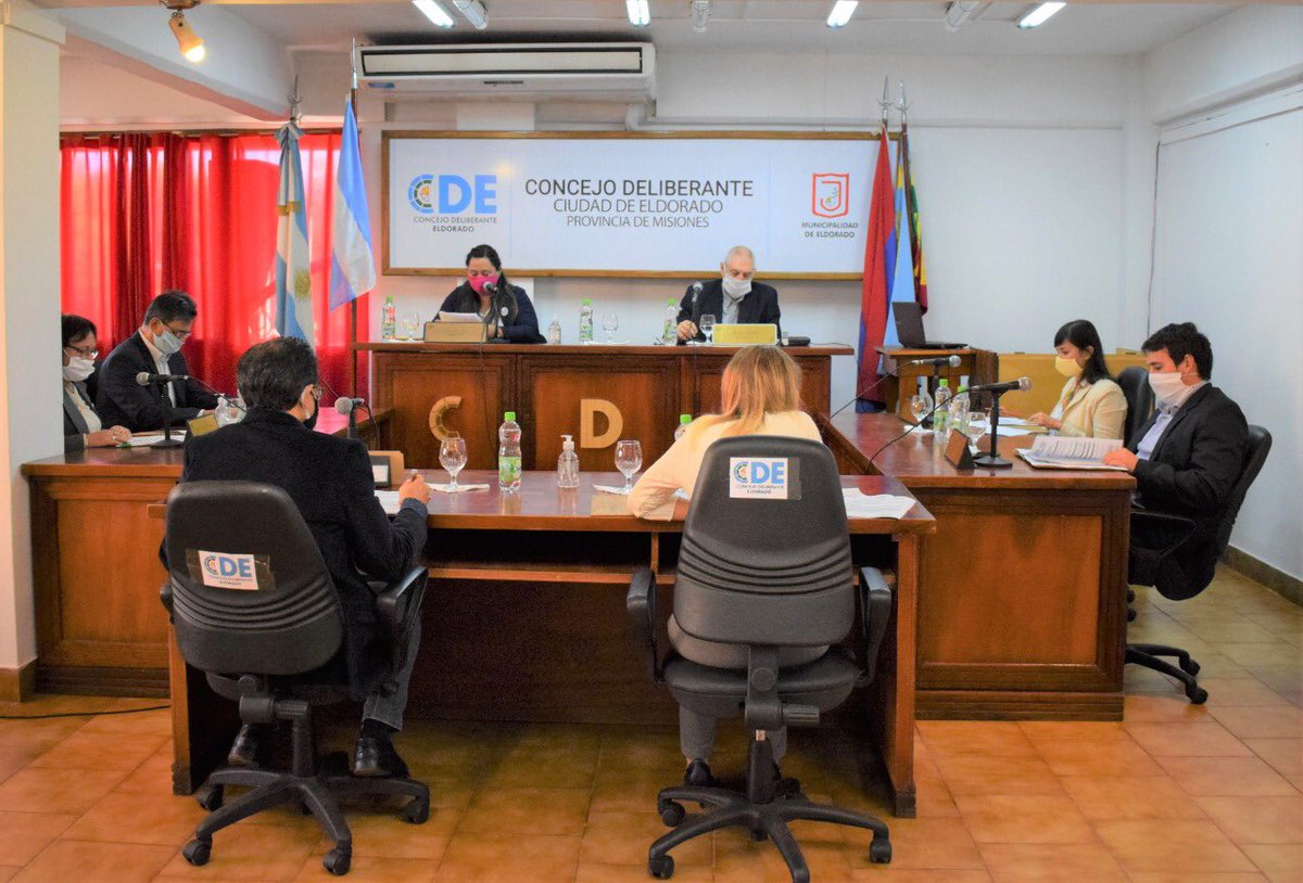 CDELDORADO's tweet photo. En la mañana de este jueves, se llevó adelante una Sesión Ordinaria. En el Legislativo Municipal, que contó con la presencia de todos los Concejales.
Más info en: https://t.co/OQkpm8i7eA https://t.co/Kjd4nn4FQX