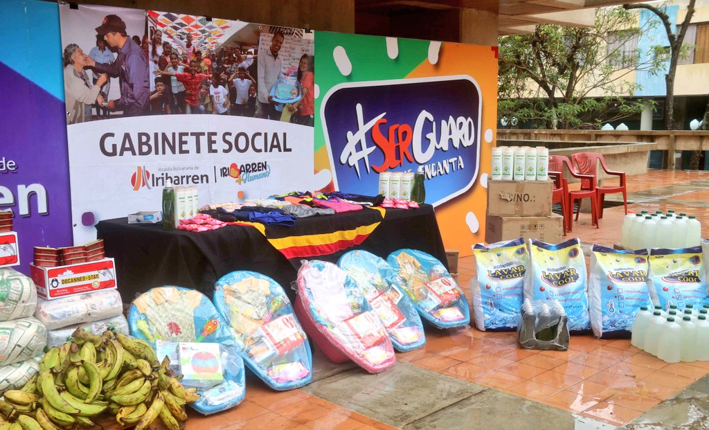 gestionperfecta's tweet photo. #14May Nuestro Alcalde del municipio Iribarren @LuisJonasReyes continúa brindando aportes para el PASI de la Villa Bolivariana, recibimos alimentos, canastillas, ropa, artículos de higiene y limpieza para los venezolanos que han llegado progresivamente. Trabajo en equipo! https://t.co/1OIqqodjLR