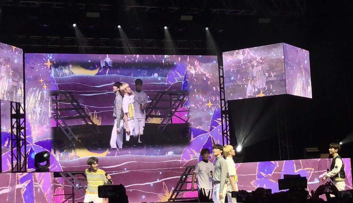 IiIytaetae's tweet photo. happy 1 year!! i miss u more than ever @TXT_members #TXTinORLANDO #TXTinFlorida #TXTorlando https://t.co/ZKXiGQqTQX