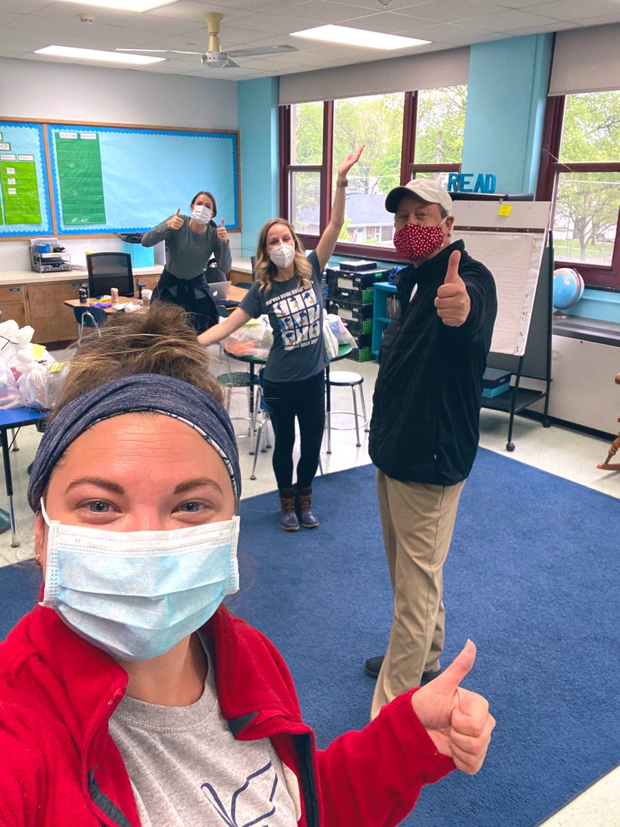 MsJarrick's tweet photo. It’s just not the same without all of our students. We miss you 4th graders! ❤️ #classroomcleanup https://t.co/8EgT22Csvh