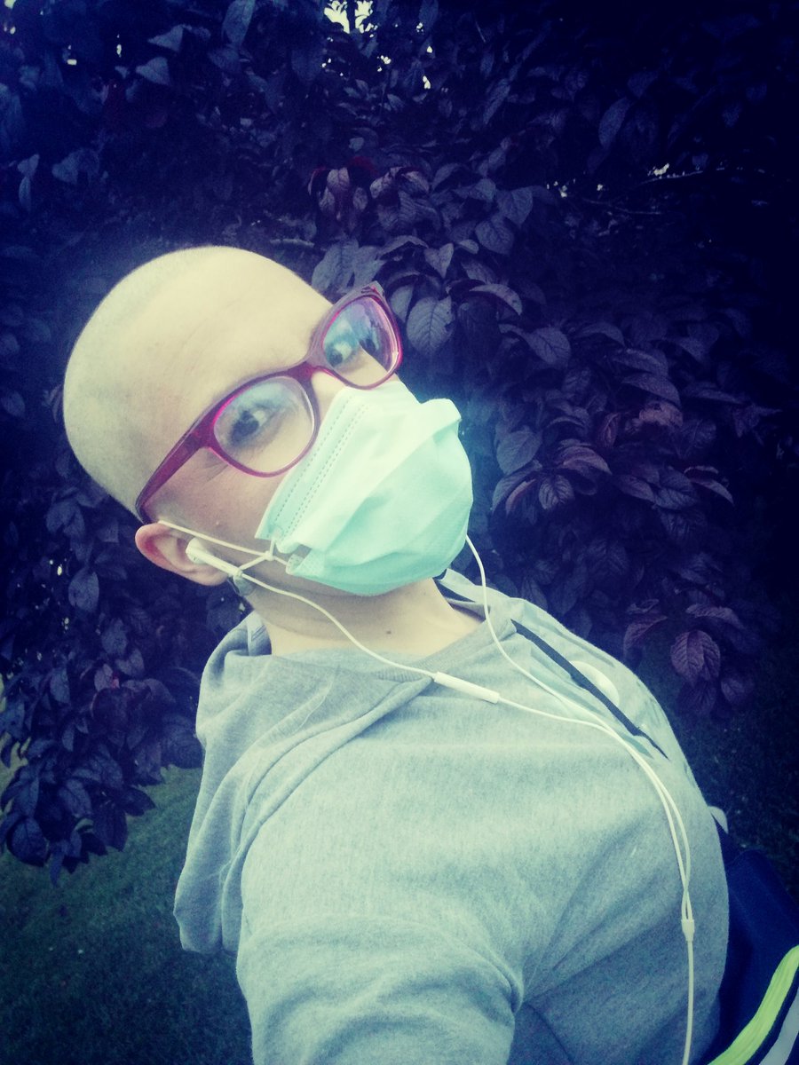 cristalpartocha's tweet image. Lo de aprender a caminar con las gafas empañadas es un #superpoder mejorado esta #cuarentena jajaja pero aunque me moleste, respire peor, etc yo salgo #protegida @LPerdiguero  yo pertenezco a la parte de la raza humana en la que crees, no?