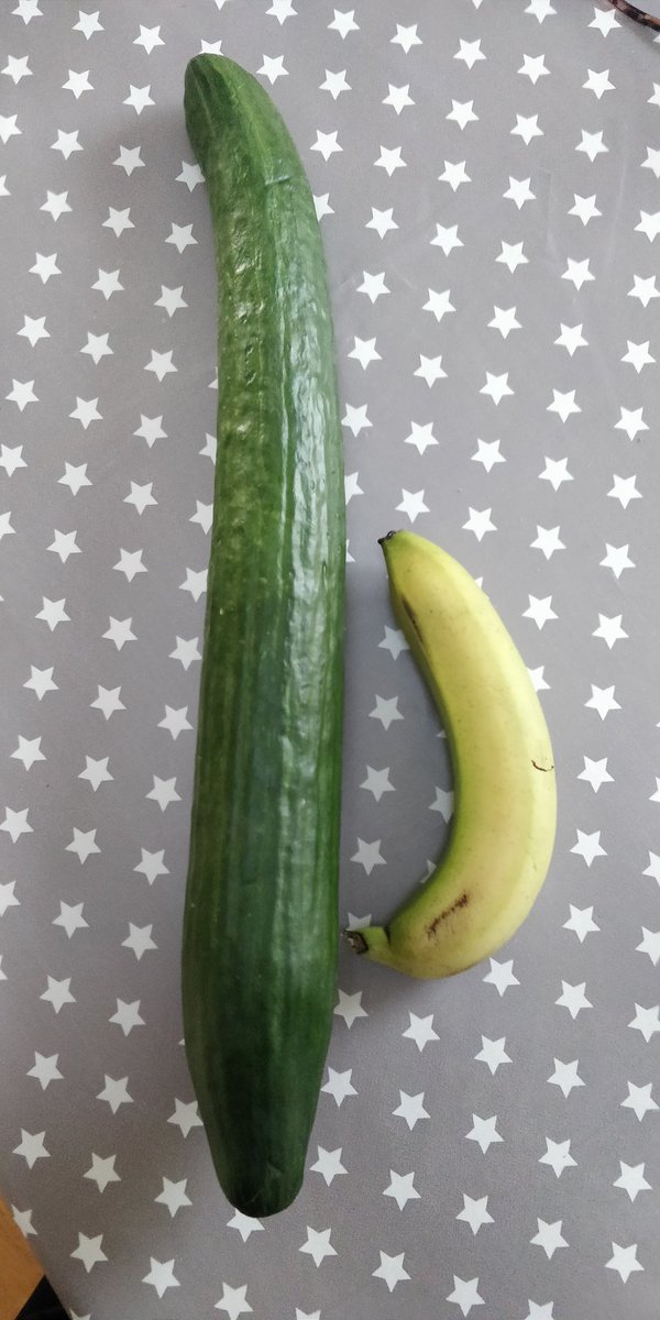 TomPiprell's tweet photo. @jordandodsworth @sophie_prigent How about this then, #BananaForScale https://t.co/ysaCH1ZjBR