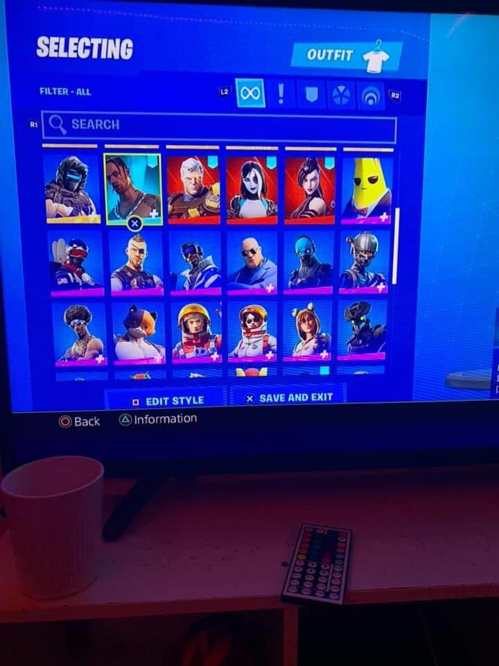 AccountsGaming's tweet photo. Fortnite account for sale hit me up if purchasing￼ https://t.co/I9x39dit8c
