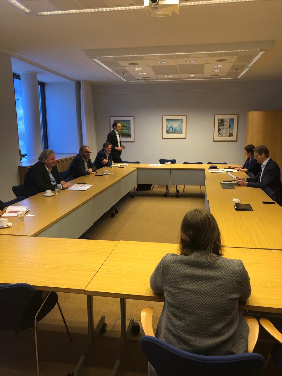 SanderDekker's tweet photo. Vandaag goed gesprek gehad met @hollandcasino en @VANkansspelen. Snap goed dat ook zij snel weer open willen, maar we moeten ook oog houden voor de risico’s. Afgesproken dat we goed gaan kijken naar de nieuwe omstandigheden die ter sprake kwamen. We blijven in overleg! https://t.co/DaDrLNXlid