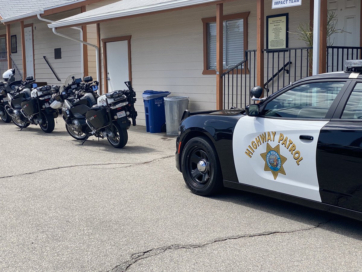 LAPDNeiman's tweet photo. #LAPD &amp; #CHP disrupt illegal street stunt riders who flocked to parts of Granada Hills and Northridge last night, 8 arrested 93 cited &amp; 16 vehicles impounds.  Our Community will not tolerate this dangerous behavior and neither will we!  @LAPDHQ @LAPDMarcReina @LAPDChiefMoore https://t.co/kWR36tIEn0