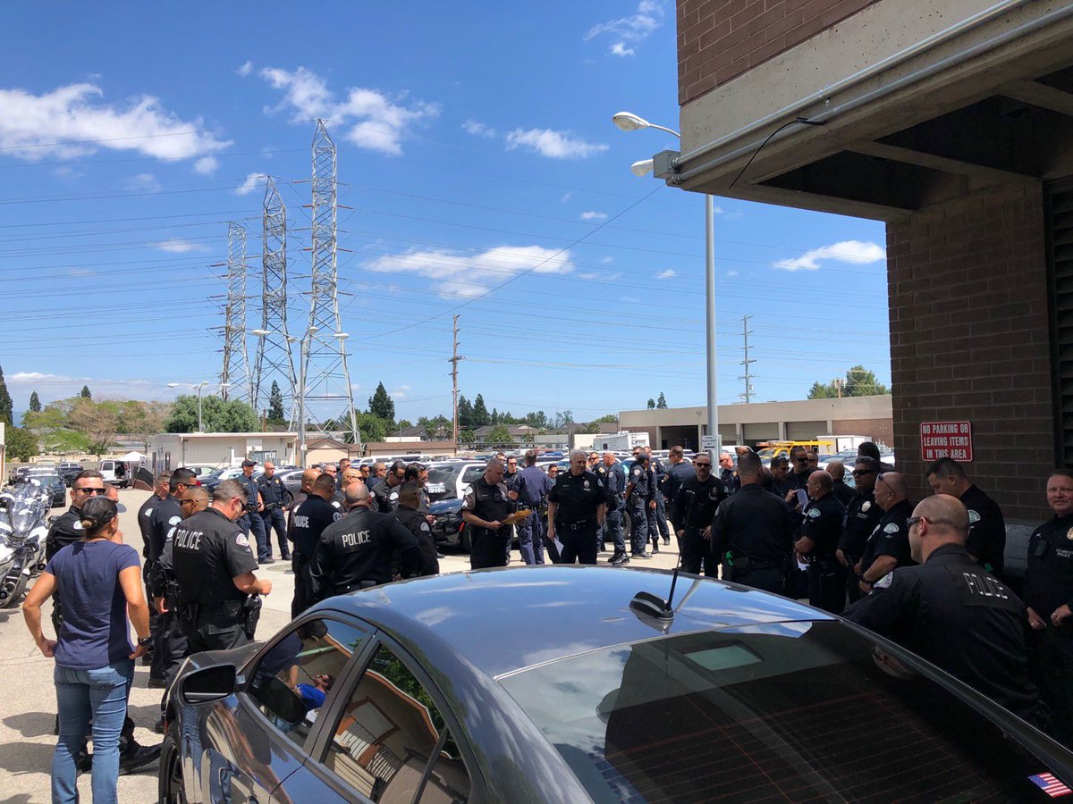 LAPDNeiman's tweet photo. #LAPD &amp; #CHP disrupt illegal street stunt riders who flocked to parts of Granada Hills and Northridge last night, 8 arrested 93 cited &amp; 16 vehicles impounds.  Our Community will not tolerate this dangerous behavior and neither will we!  @LAPDHQ @LAPDMarcReina @LAPDChiefMoore https://t.co/kWR36tIEn0