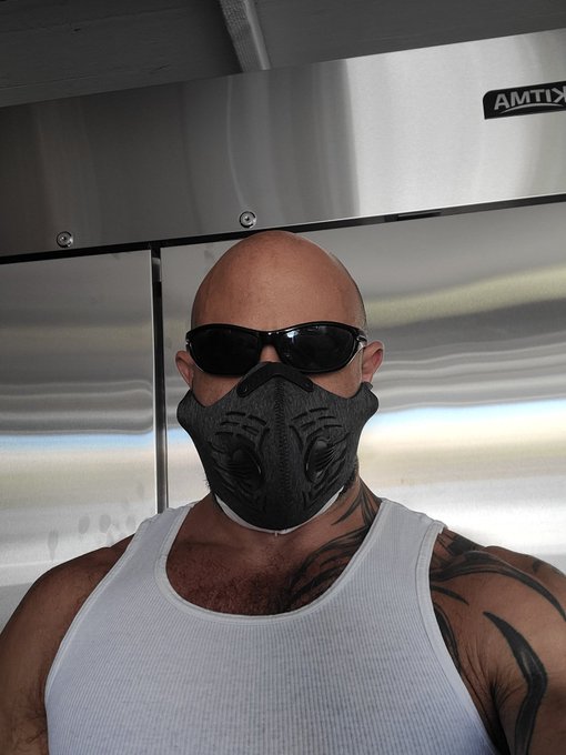 Need to get some groceries https://t.co/VVr74WJFyc