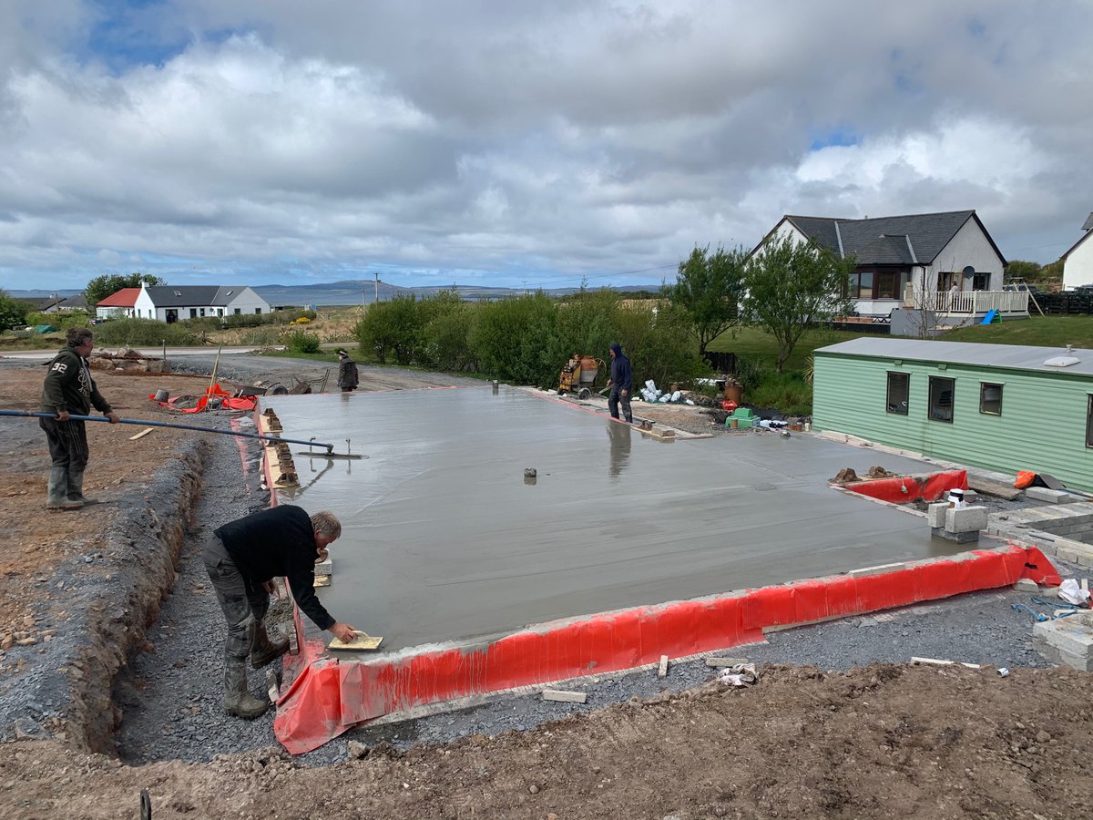 EalaDubh_'s tweet photo. I’m now a proud joint owner of a lovely power floated slab. #passivhaus #islay #selfbuild #powerfloat https://t.co/5KmuBaWxAs