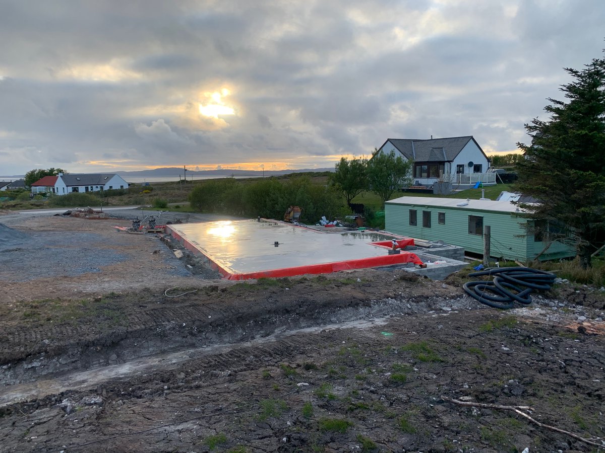 EalaDubh_'s tweet photo. I’m now a proud joint owner of a lovely power floated slab. #passivhaus #islay #selfbuild #powerfloat https://t.co/5KmuBaWxAs