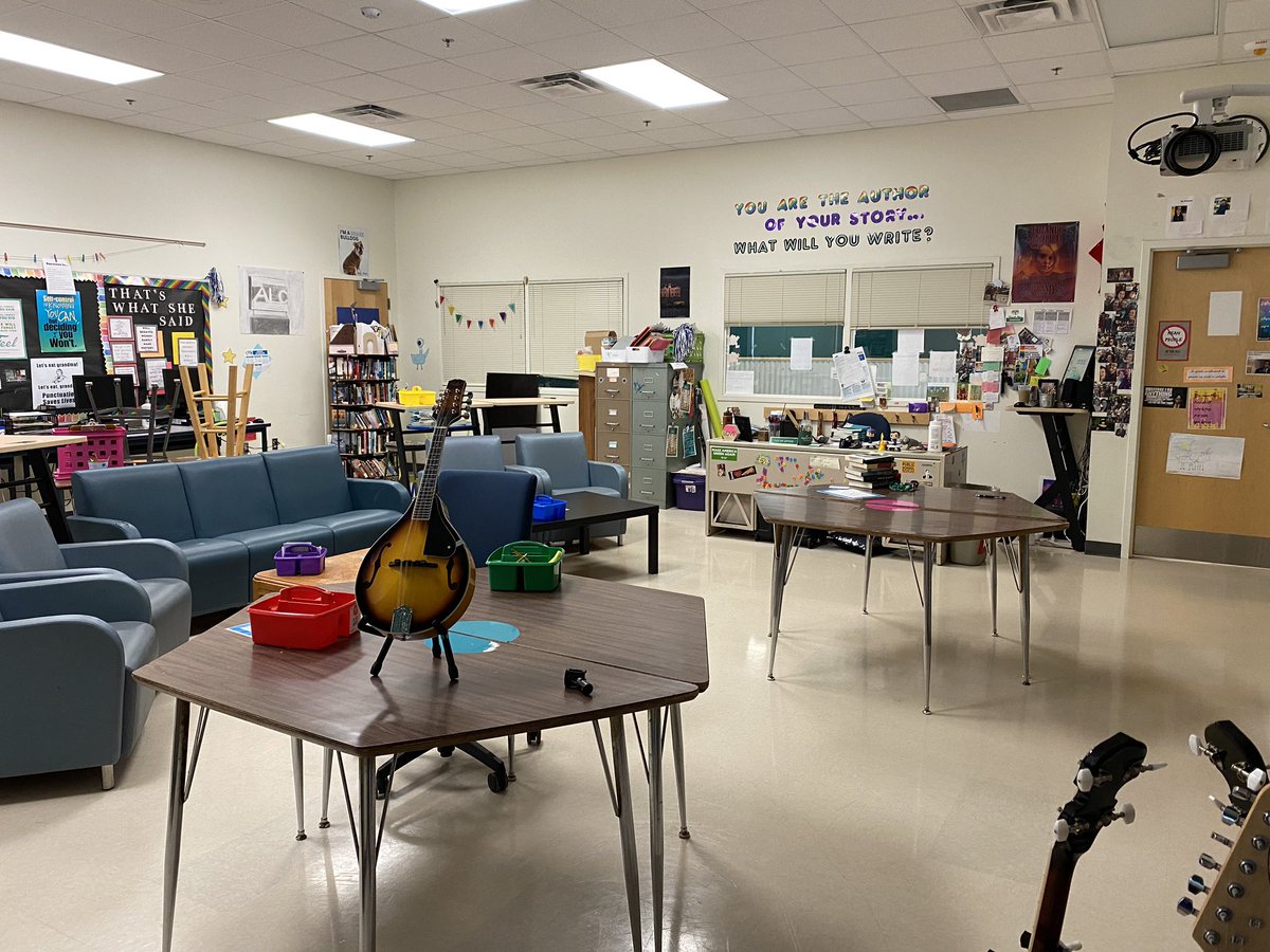 leahbaethke's tweet photo. Soooo many feelings walking into my empty classroom today 💔 https://t.co/pIckRguMFS