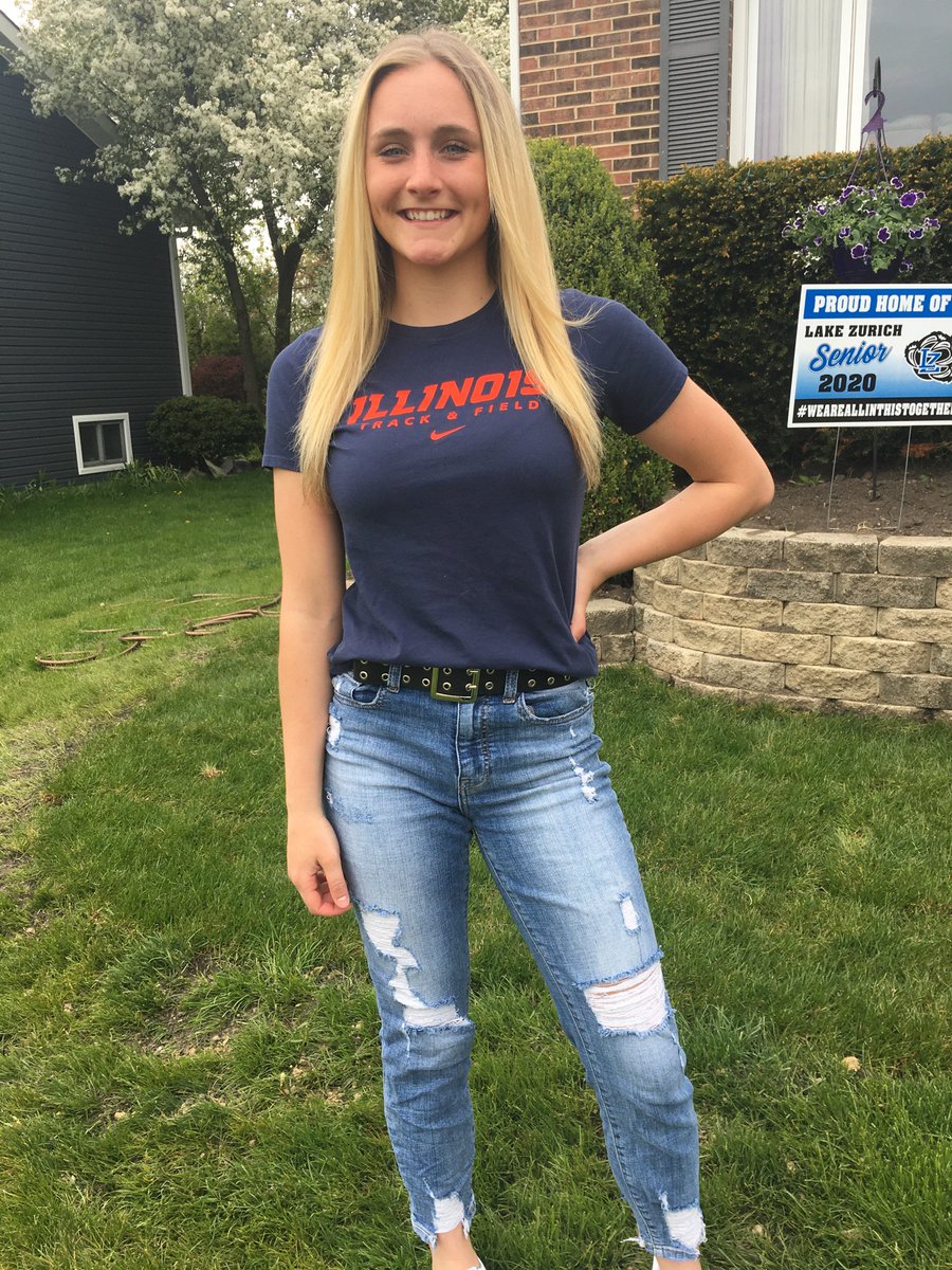 MROTHAS's tweet photo. Proud to say Kelsey will be competing at the next level as a Pole Vaulter at  University  of Illinois. She is excited to further her academic and athletic career. @LZGTF1 @LZHSgymnastics @lzhsathletes @coachmorello1 @NelsonTerry21 @LZHSBEARS @Morello5799 @MileSplitIL https://t.co/SYjR78N8mC