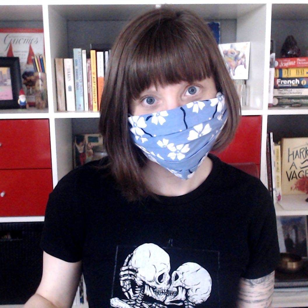 kjonuska's tweet photo. Two of my several masks, polka dots and Hawaiian-print bandana. Don't leave home without it. #coloradomaskproject https://t.co/OYf1tvD98M