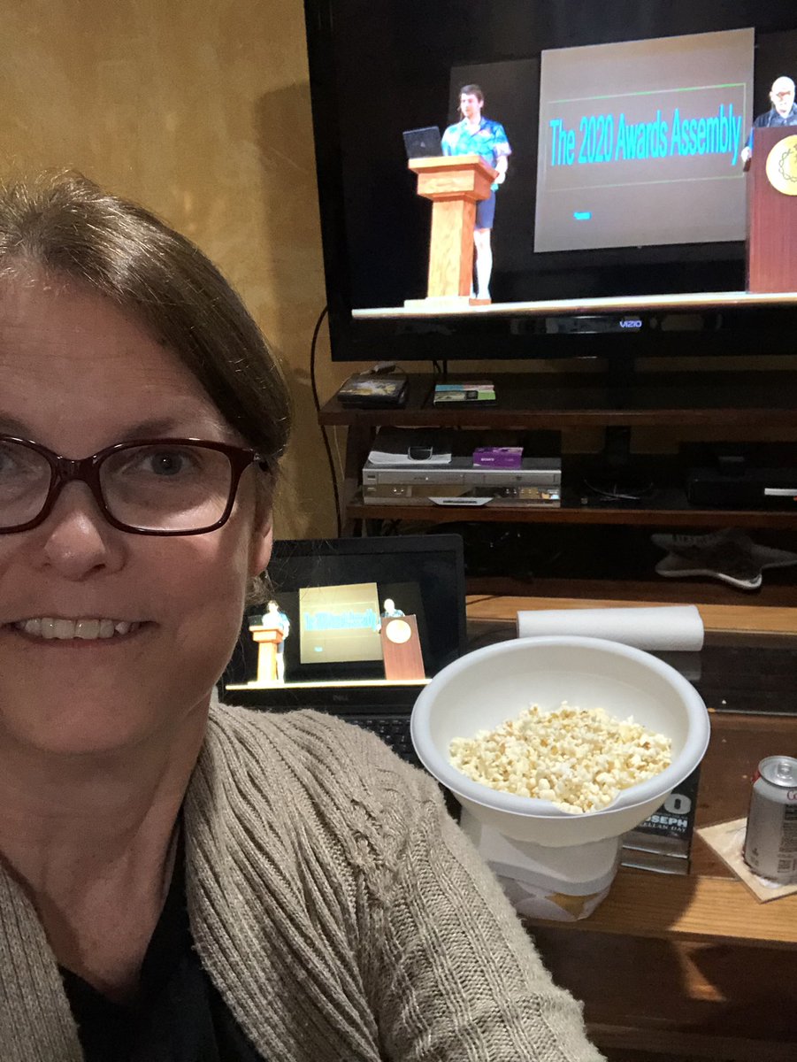 IWA_Spanish's tweet photo. Ready! #RedKnightsGoRemote https://t.co/ElhaYQWxpP