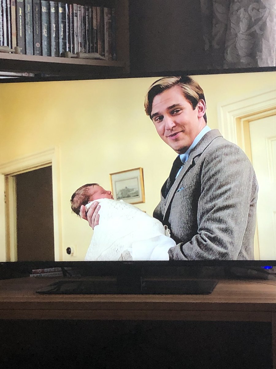 sharigledhill's tweet photo. My two moods during lockdown #poormatthew #upanddown https://t.co/YhsIym0Btb