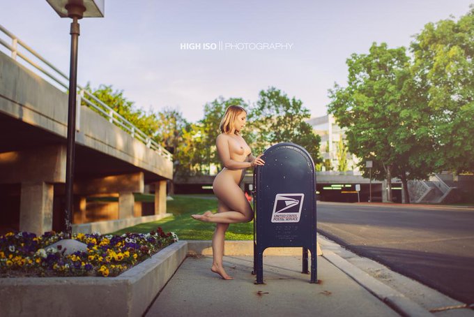 Decided to leave my clothes at home 😜💋 #publicnudity https://t.co/xyc3XfySLy<a href="/tag/publicnudity"class="tags">#publicnudity</a>