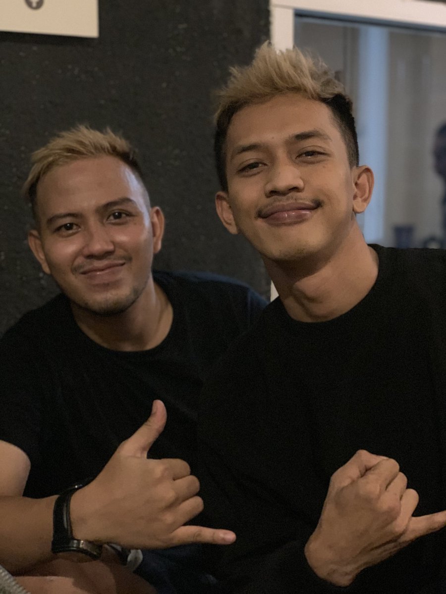 Paketan hemat gelandang kebon baru 😂😂😂