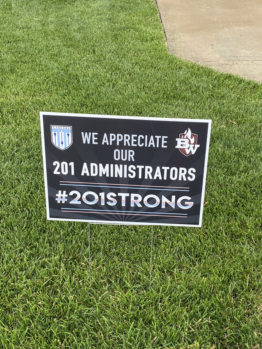 7Garrett's tweet photo. District #201 is a great place to work. Our district has the greatest support system for all. We are all in this together! Thank you! #201strong https://t.co/O6nPkFrQuN