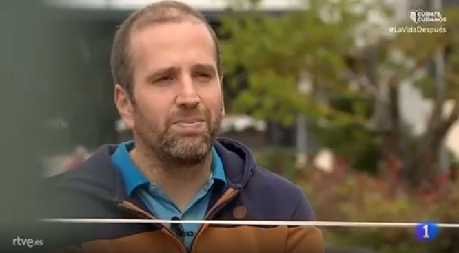 rtve's tweet photo. Para aportar el punto de vista de las residencias, hablamos con @DavidCabrero, que asegura: 

"Quizá no hoy, ni mañana, ni pasado, pero vamos a tener que hacer una reflexión profunda y algo tiene que ir cambiando en la sociedad".

#LaVidaDespués

📺https://t.co/rQfh1OL3hQ https://t.co/yey6VjkJXF