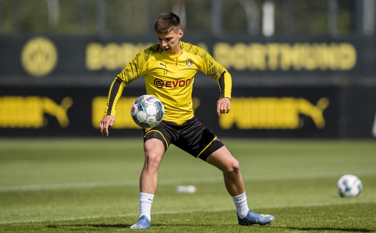 ActuFoot_'s tweet photo. Moins de 48 heures avant le retour de la Bundesliga. 🇩🇪💪 https://t.co/icg4k7u8pH