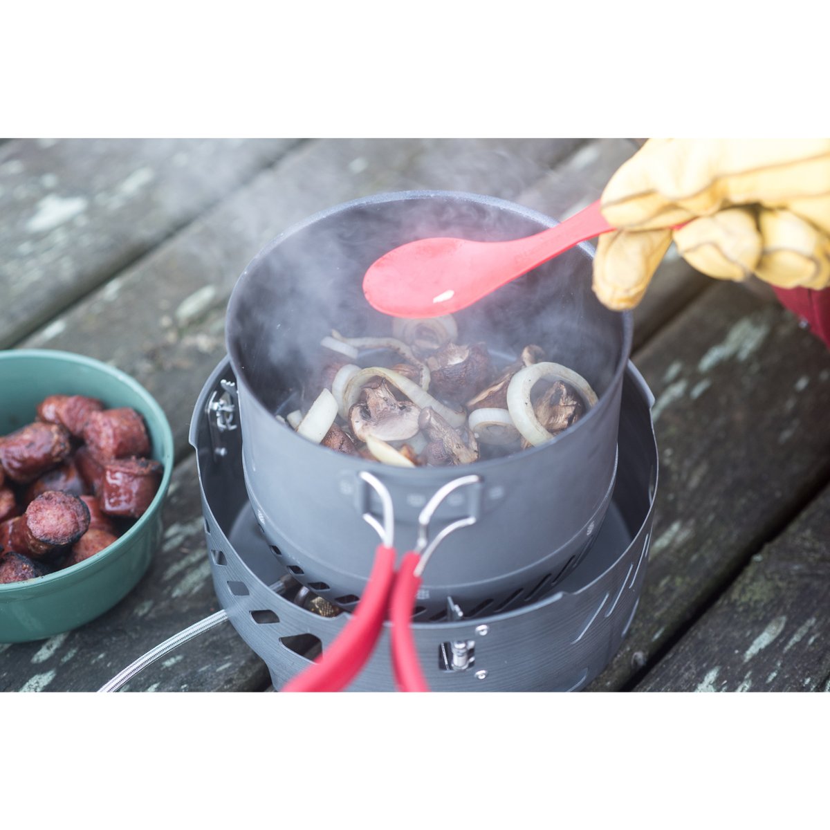 Monrechaud's tweet image. Suspens, roulement de tambour pour le verdict tant attendu de notre jeu Paye ta recette organisé en collaboration avec notre partenaire Primus Equipment !

Voici la liste des 7 gagnants ! Bravo et merci à tous pour vos participations ! blog.monrechaud.com/les-gagnants-d… #primus #rechaud