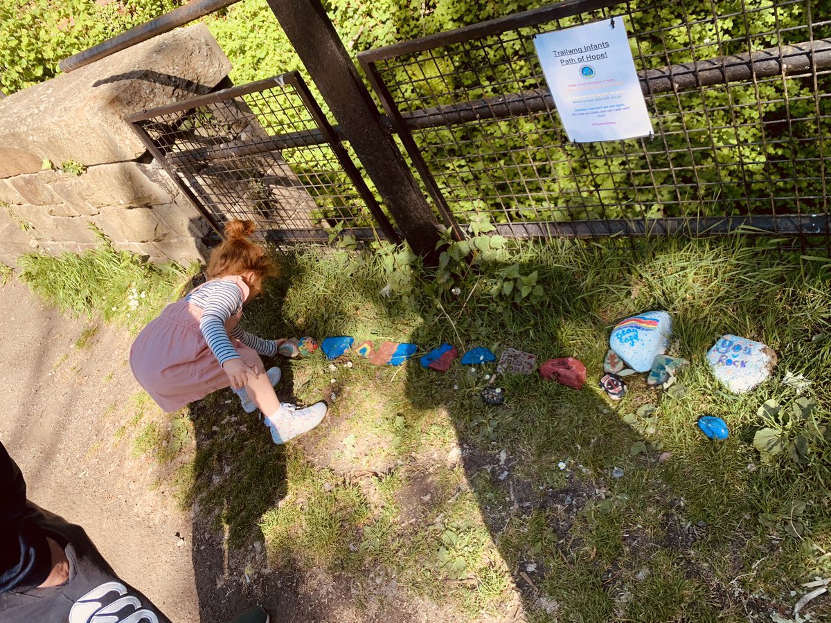 klbowen87's tweet image. Today we took a stroll down the Taff trail to add to the #pathofhope thanks for the lovely idea @trallwnginf