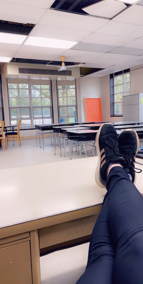 Ms_Gear_'s tweet photo. Today I finished packing up my classroom for the summer and I’m so sad that this year ended how it did. With only a couple weeks of school left I reflected on this year and wrote my students a farewell letter. I love my kiddos and this job. It’s the most rewarding one of all 💕 https://t.co/cQA4tttfz8