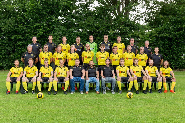 Bulent_Akar10's tweet photo. Vandaag na een lange tijd weer lekker getraind met de mannen! @VSCO61nieuws https://t.co/dqetdIG7h0