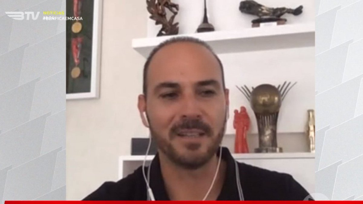 InformGlorious2's tweet photo. Paulo Lopes também recordou, na BTV, a conquista do Tetracampeonato. #SLB36 https://t.co/m5VxEHEc5J
