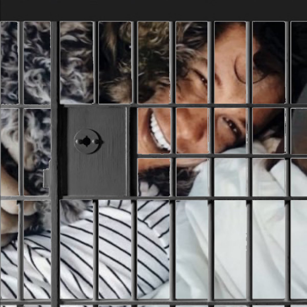 the100jail's tweet photo. CONVICTION:
@themorlcys has been arrested for over-obsessing over this one photo of Bellamy. https://t.co/cqFoBgf7LY
