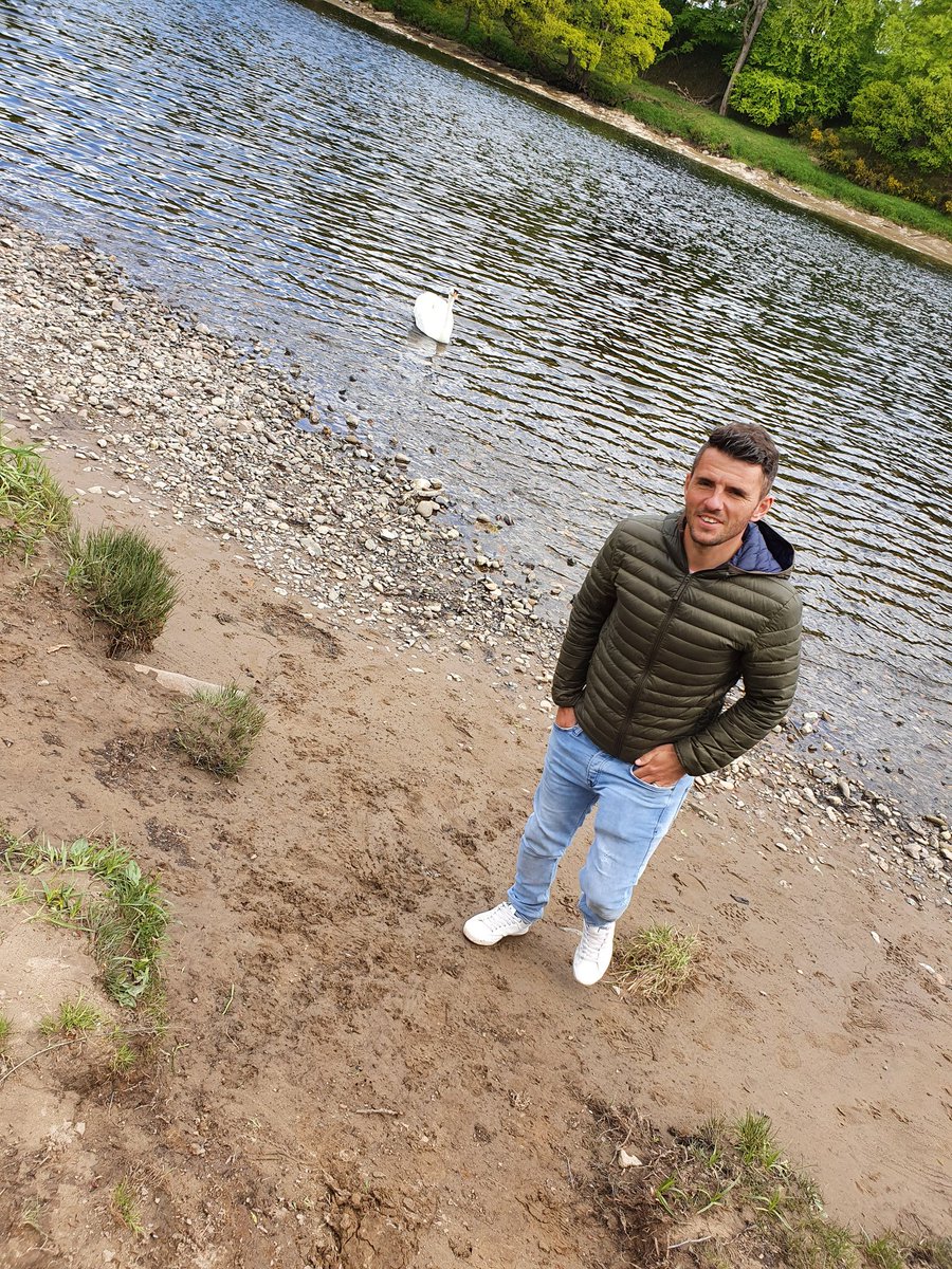 kulik372's tweet photo. Stone skimming lesson from Daddy. It was so hard!! 💦 We also spotted 5 different arty stones!! 🔭 We seen a beautiful Swan 🦢 &amp; a strange looking red beastie! 🕷 We walked/cycled 5 miles! 💪 #MPSHomeSchoolLinks @MilnathortPS @MilnathortN https://t.co/gxCEgbCatL