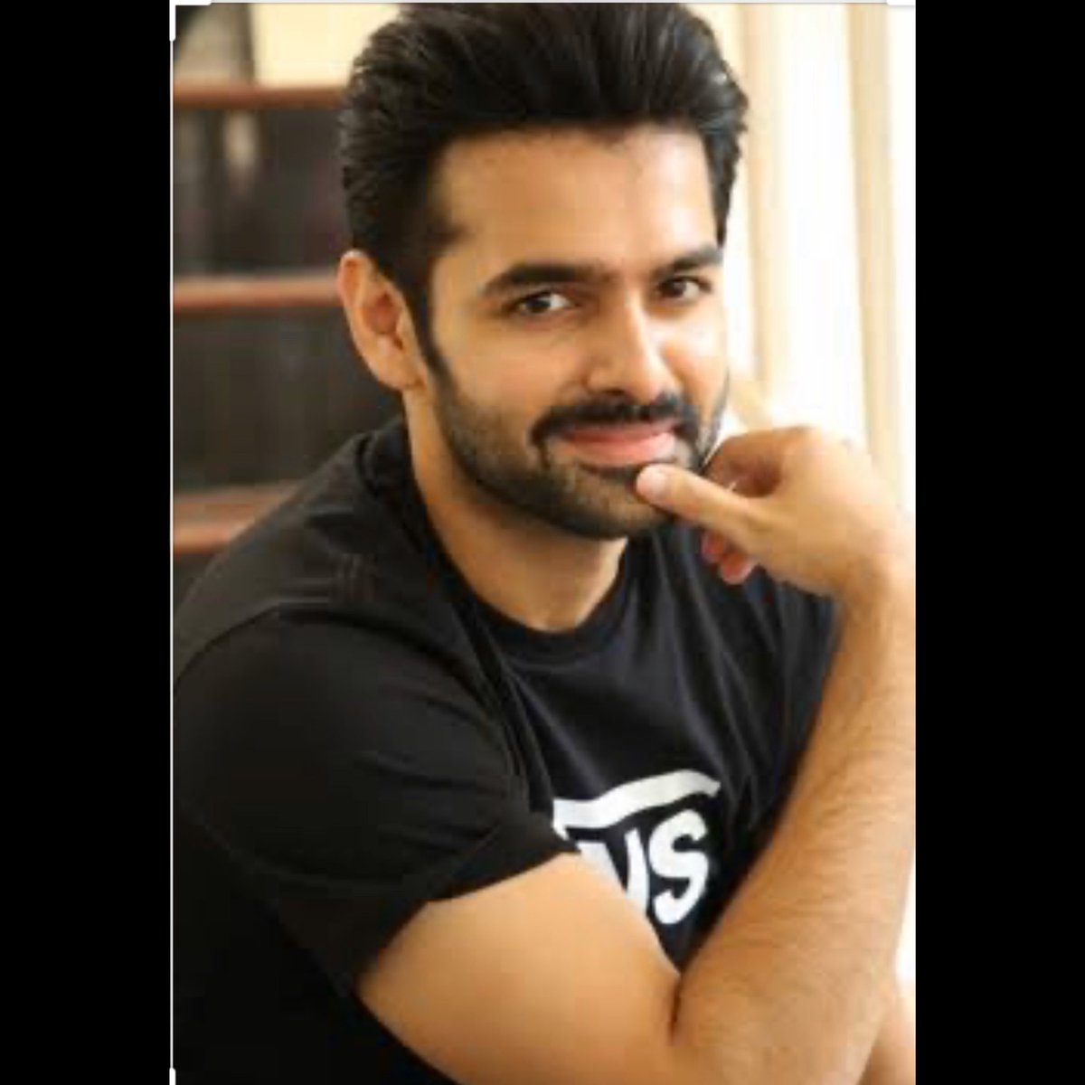 PriyaGu18987077's tweet photo. Happy birthday @ramsayz sir #RamPothineni https://t.co/N98ExI2yLP