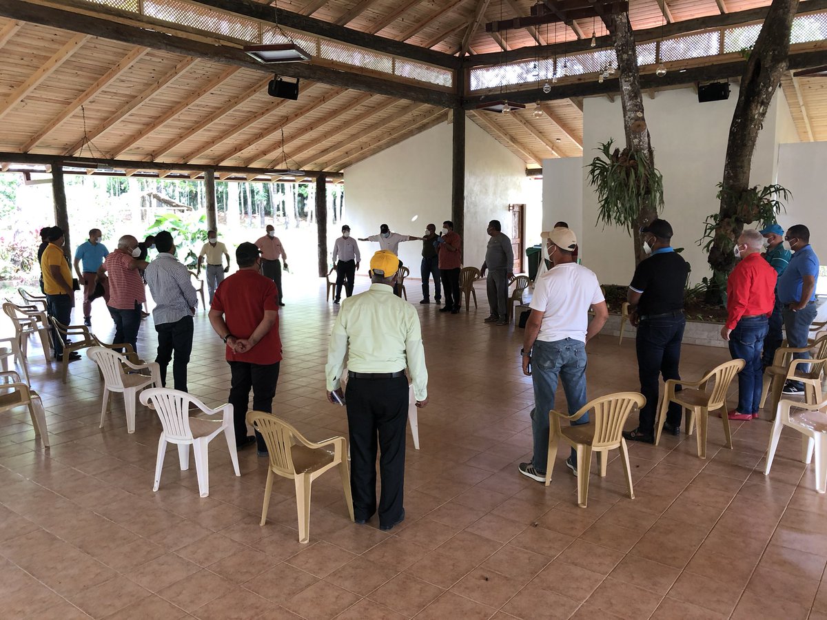 Ahora en #Jarabacoa juramentamos el Comité Municipal de la campaña en Jarabacoa, EL EQUIPO GANADOR.<a href="/Pte/">Peter Edwards</a>.@Gonzalo2020RD .<a href="/EuclidesLaVega/">Euclides Sánchez</a>, Senador.<a href="/DiputadoEdwin/">Edwin Mejia</a> . Antonia Suriel, Diputada. <a href="/Jcesarcorrea/">Julio Cesar Correa</a>,coordinador operativo.