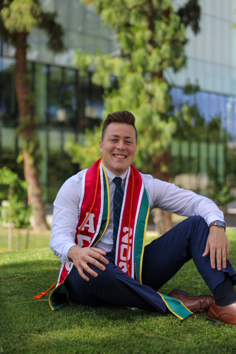 logankearnan's tweet image. onto the next chapter 🎓 🎉