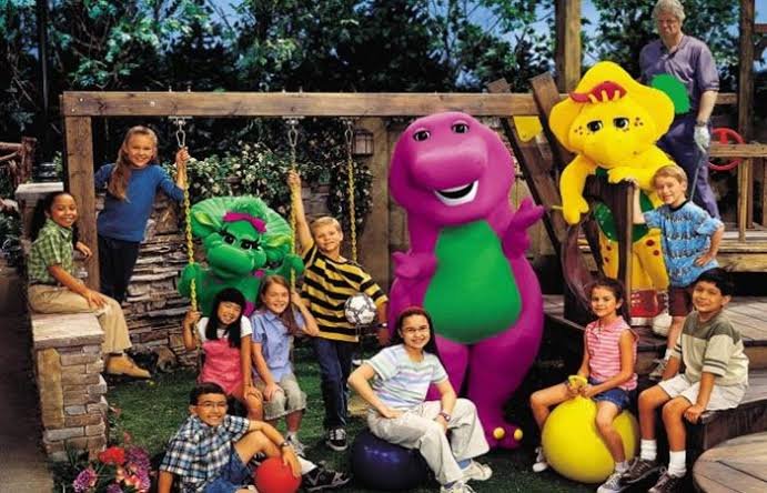 Asrinaher's tweet photo. PANJANG UMUR BUAT KITA SEMUA YANG NGALAMIN NONTON KARTUN INI.
BTW, KALIAN KANGEN KARTUN YANG MANA? 

ME : BARNEY &amp; FRIENDS https://t.co/7FM6gPZtTL