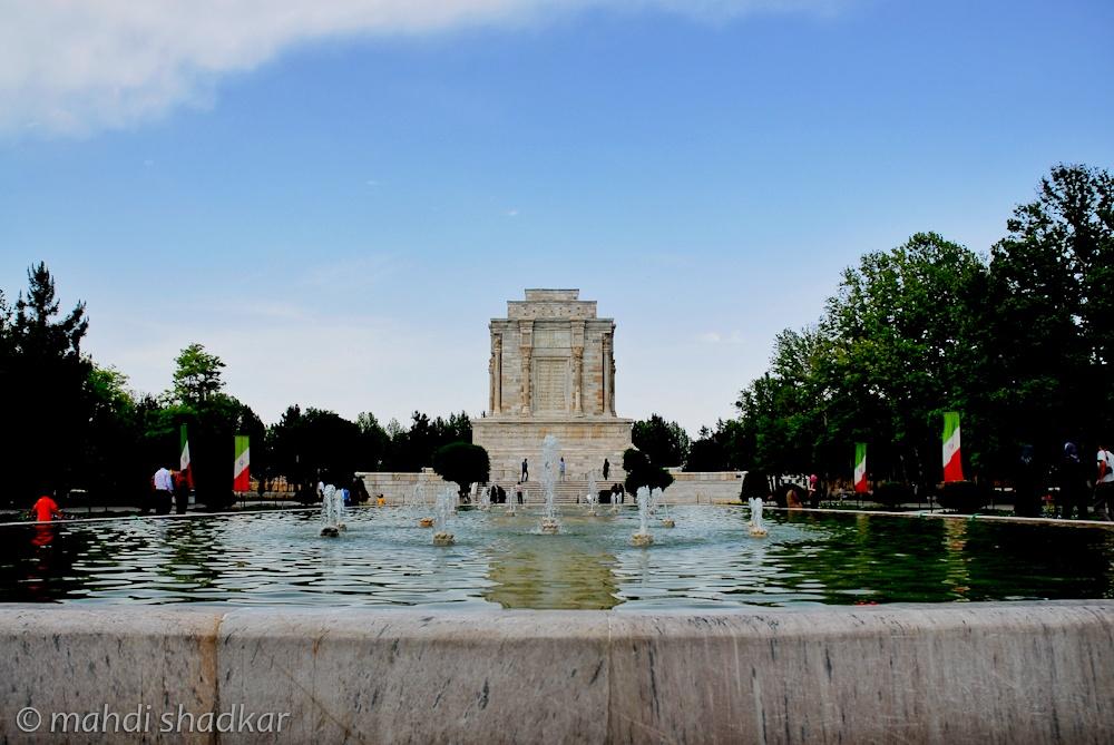 ShadkarArchi's tweet photo. #Ferdowsi #فردوسی
آرامگاه فردوسی
عکس: مهدی شادکار، ۱۳۸۶
توس، ایران
Ferdowsi mausoleum,
Photo by mahdi shadkar, 2007,
Tus, Iran
#mahdi_shadkar #Shadkar
#مهدی_شادکار #شادکار https://t.co/c2MNeDtUYc