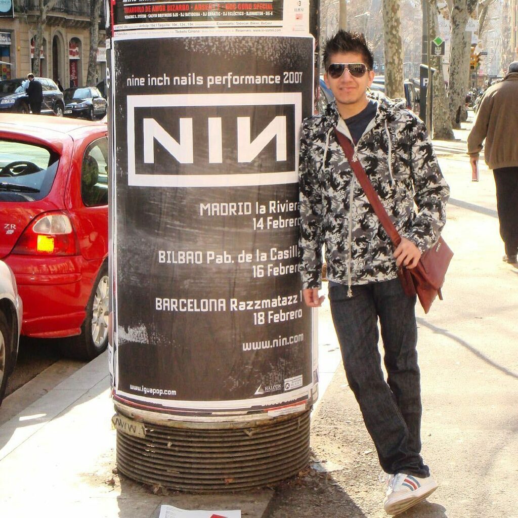 trentvanegas's tweet photo. #tbt to 2007 when I went to Barcelona, Spain just to see @nineinchnails in concert 😎 ok, the trip was preplanned BUT when I found out that #NIN was playing at the Razzmatazz in Barcelona I tweaked our dates so that I could be there 😌 #throwbackthursd… https://t.co/5Oldvq0rCr https://t.co/Q3KhjlxyXq